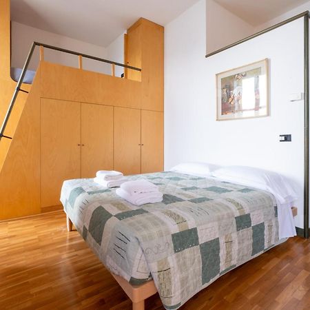 Appartamento La Casa Di Anna Varenna Esterno foto